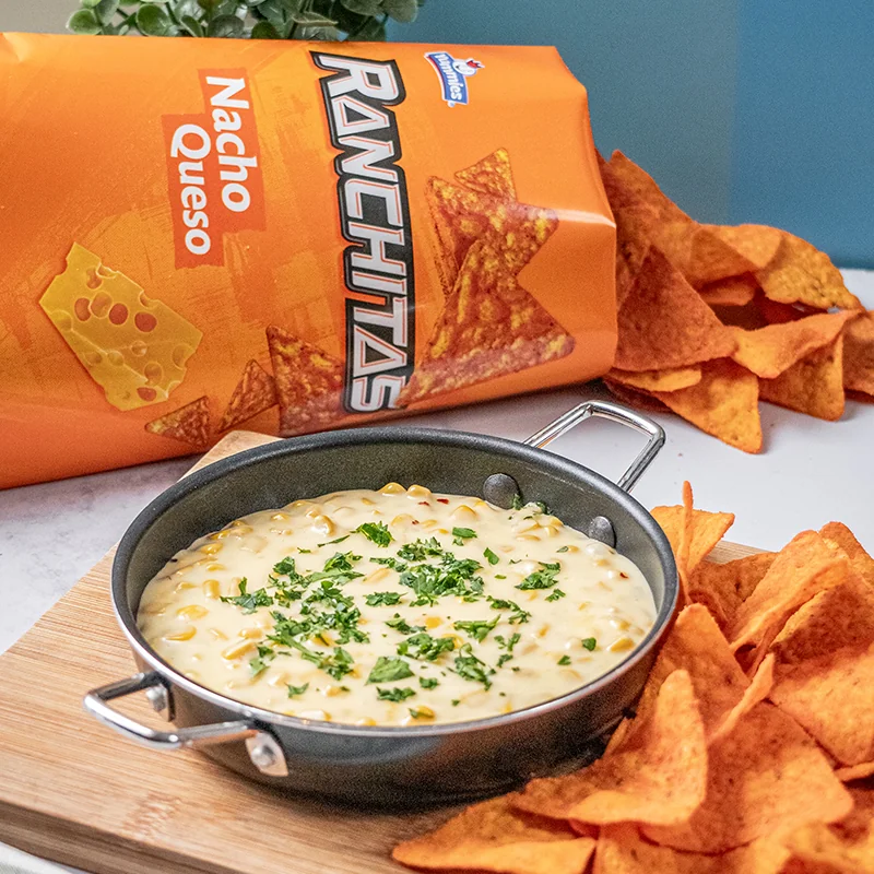 Dip de elote cremoso con puro crunch