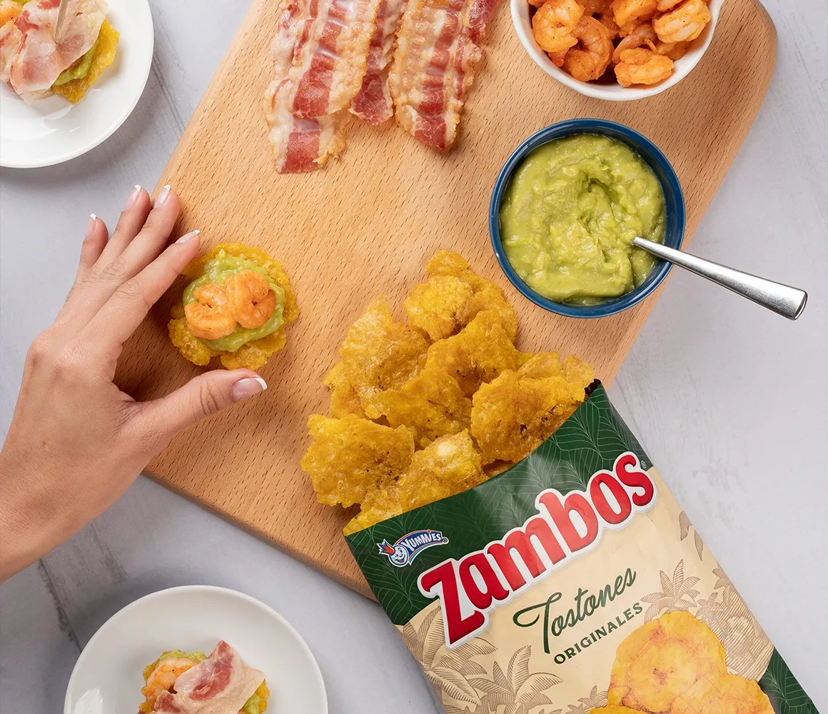 Zambos Tostones envueltos con Tocino
