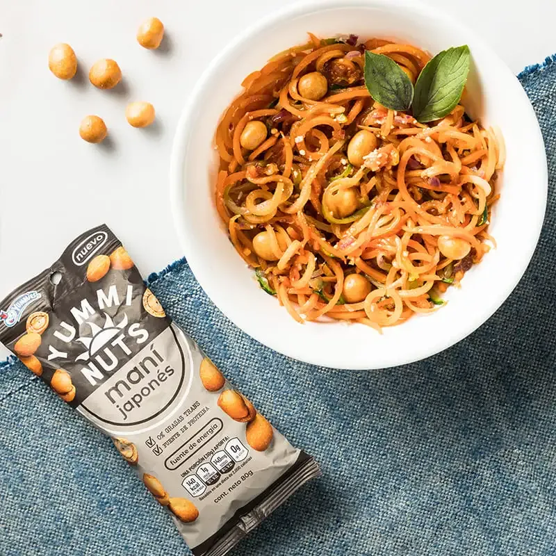 Fetuchini de Zanahoria y Zucchini con Maní con Yummi Nuts Maní Japonés