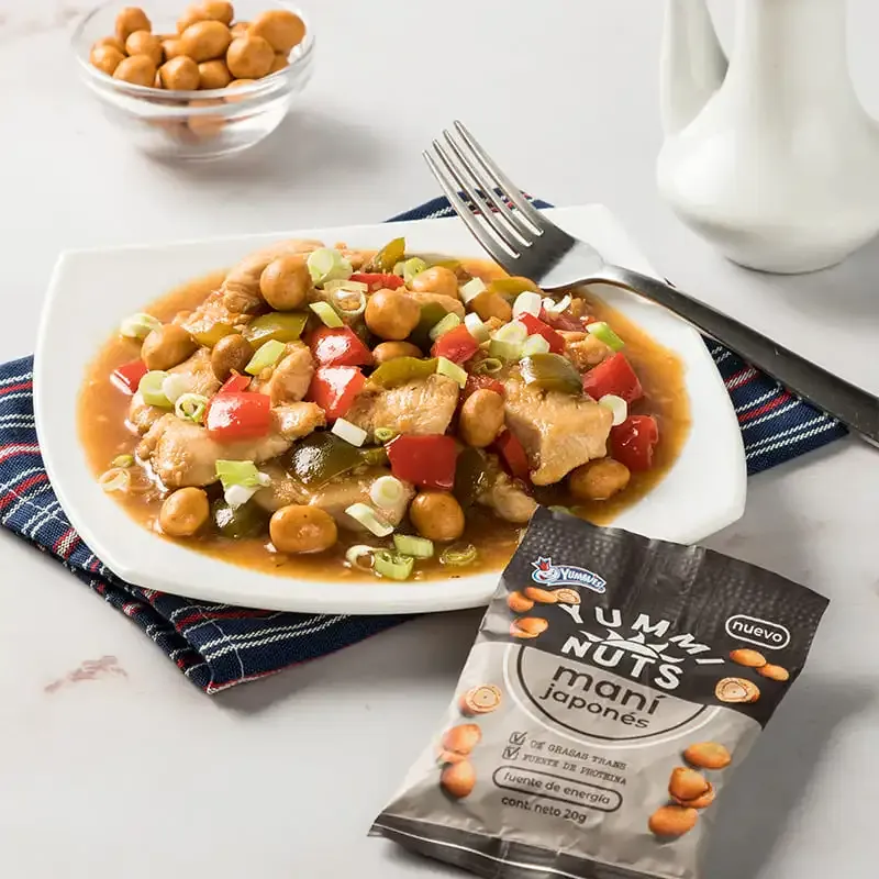 Pollo Kung Pao con Yummi Nuts Maní Japonés